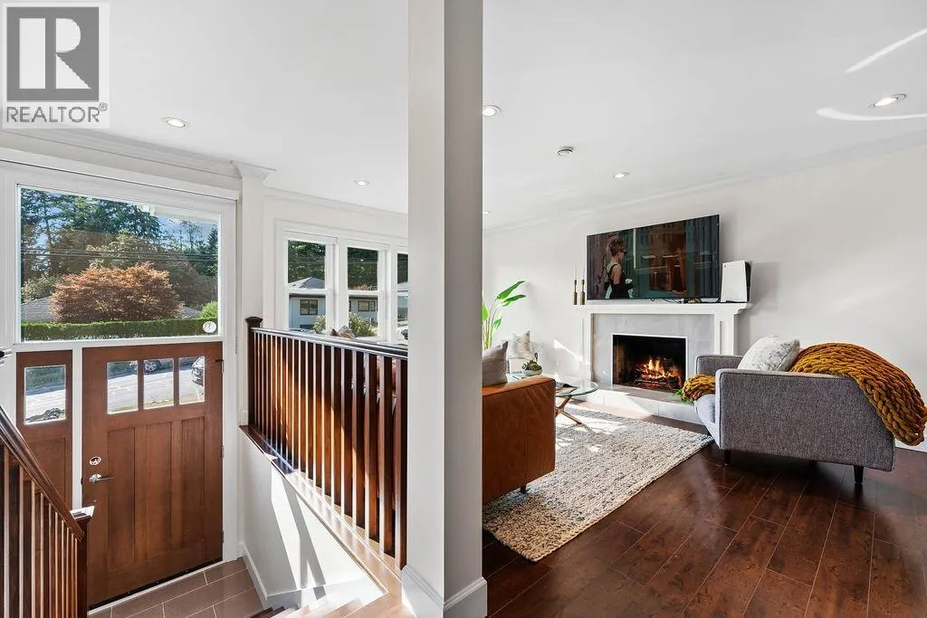 814 PLYMOUTH DRIVE