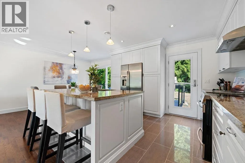 814 PLYMOUTH DRIVE