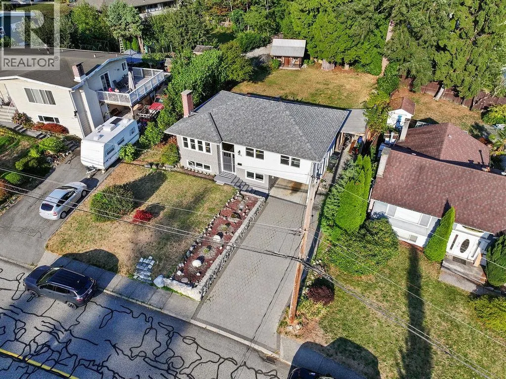 814 PLYMOUTH DRIVE