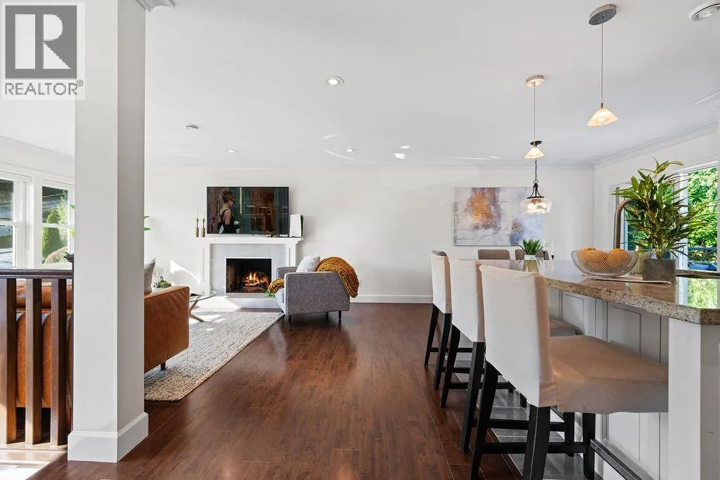 814 PLYMOUTH DRIVE