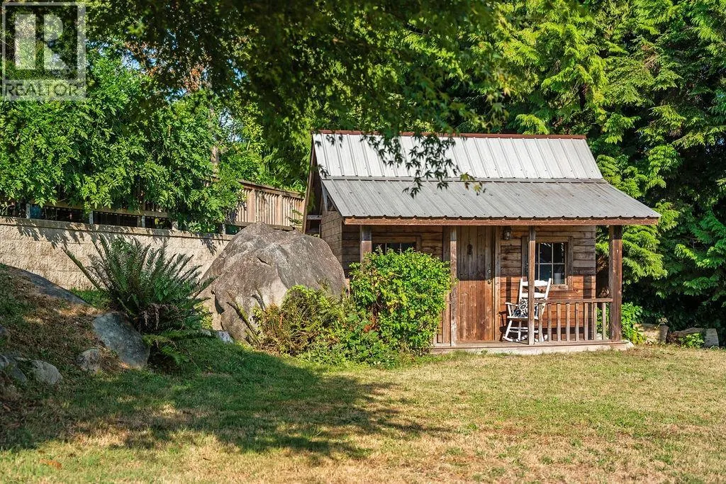 814 PLYMOUTH DRIVE