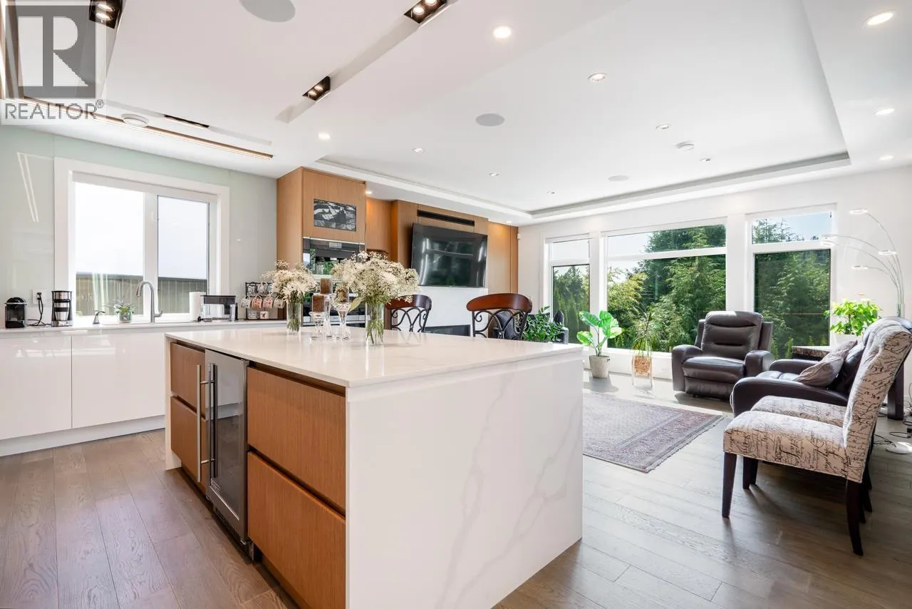 4399 HIGHLAND BOULEVARD