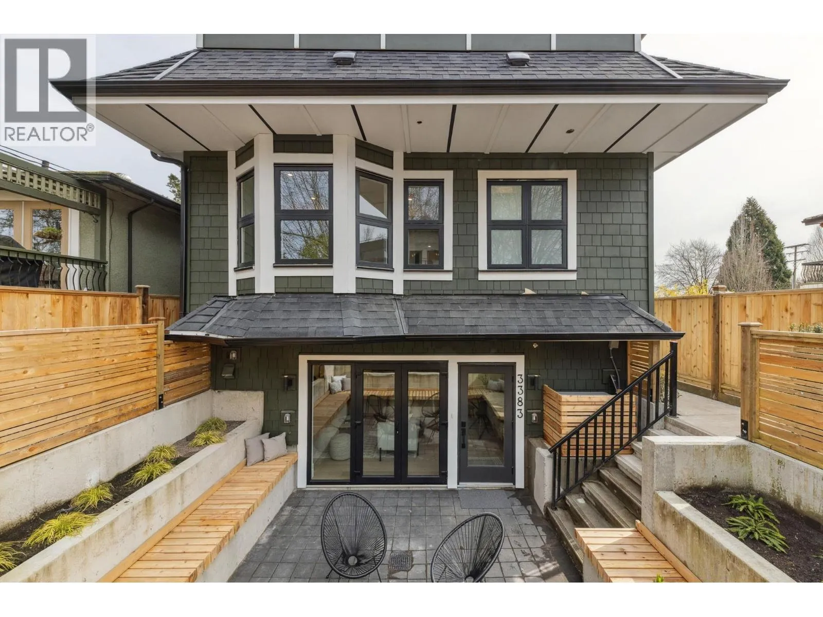 3383 VICTORIA DRIVE
