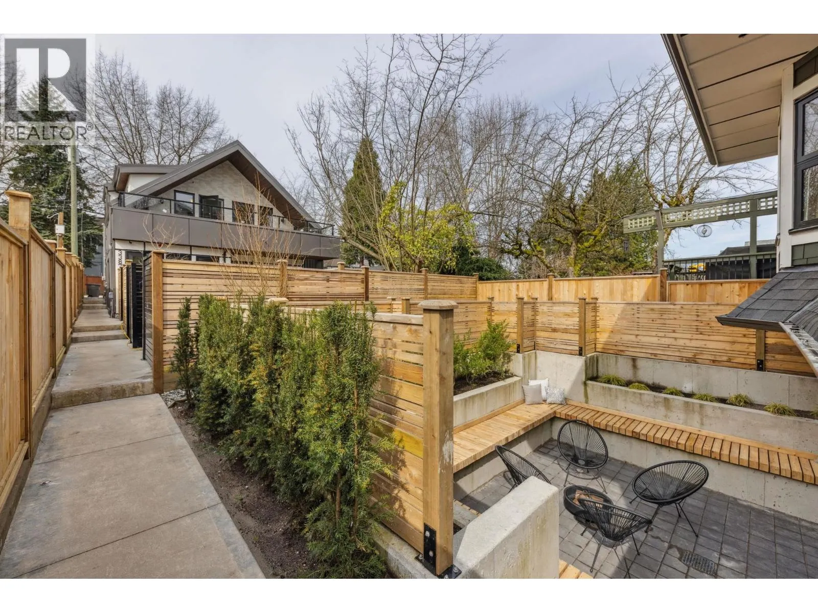 3383 VICTORIA DRIVE