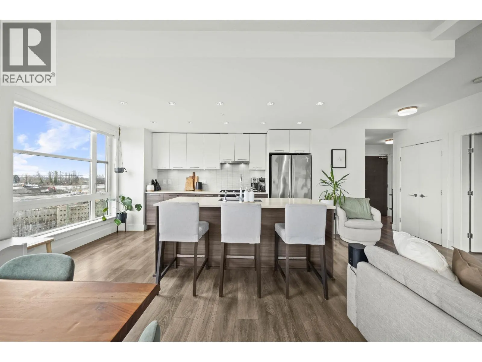 615 3488 SAWMILL CRESCENT
