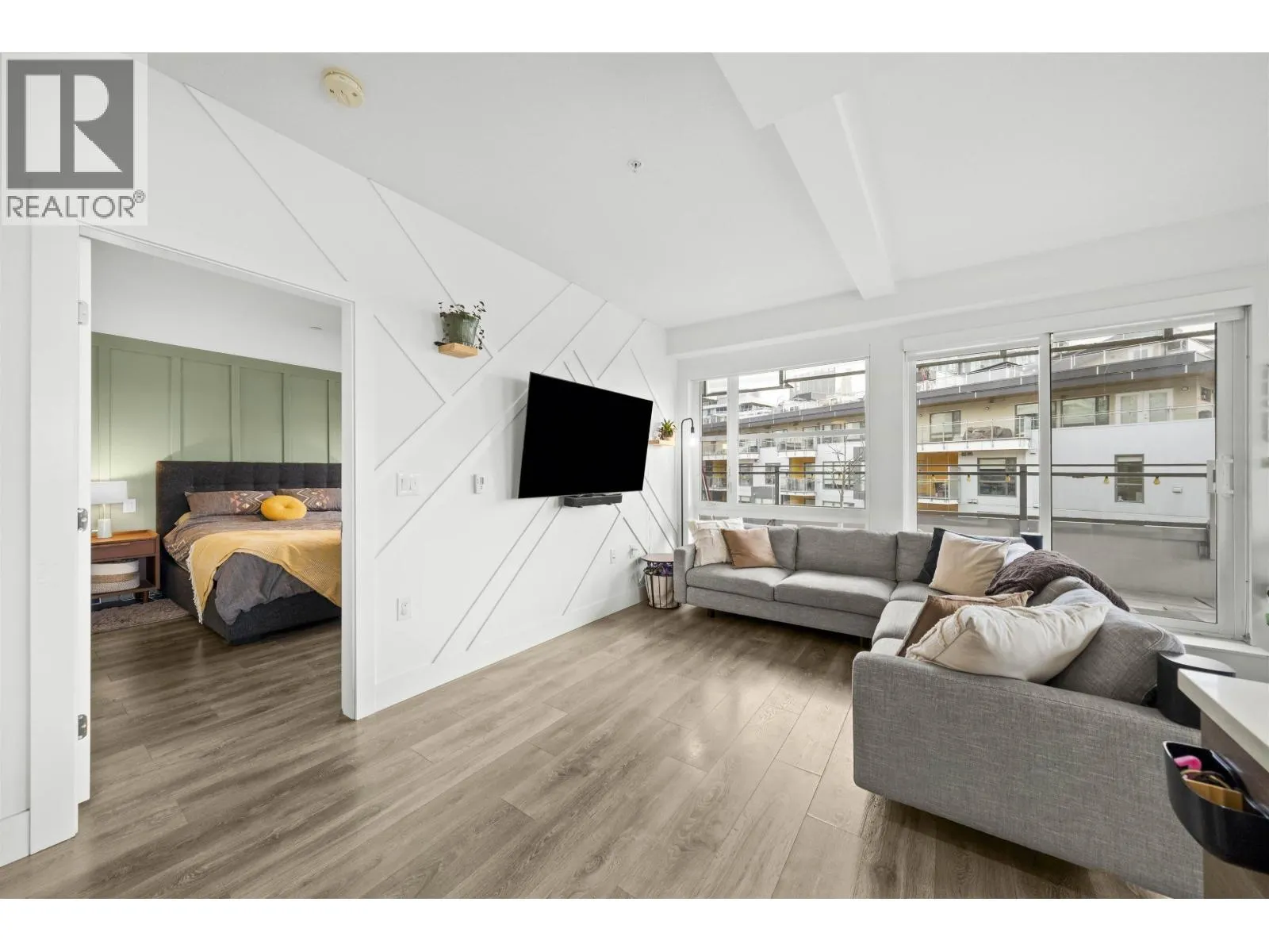 615 3488 SAWMILL CRESCENT