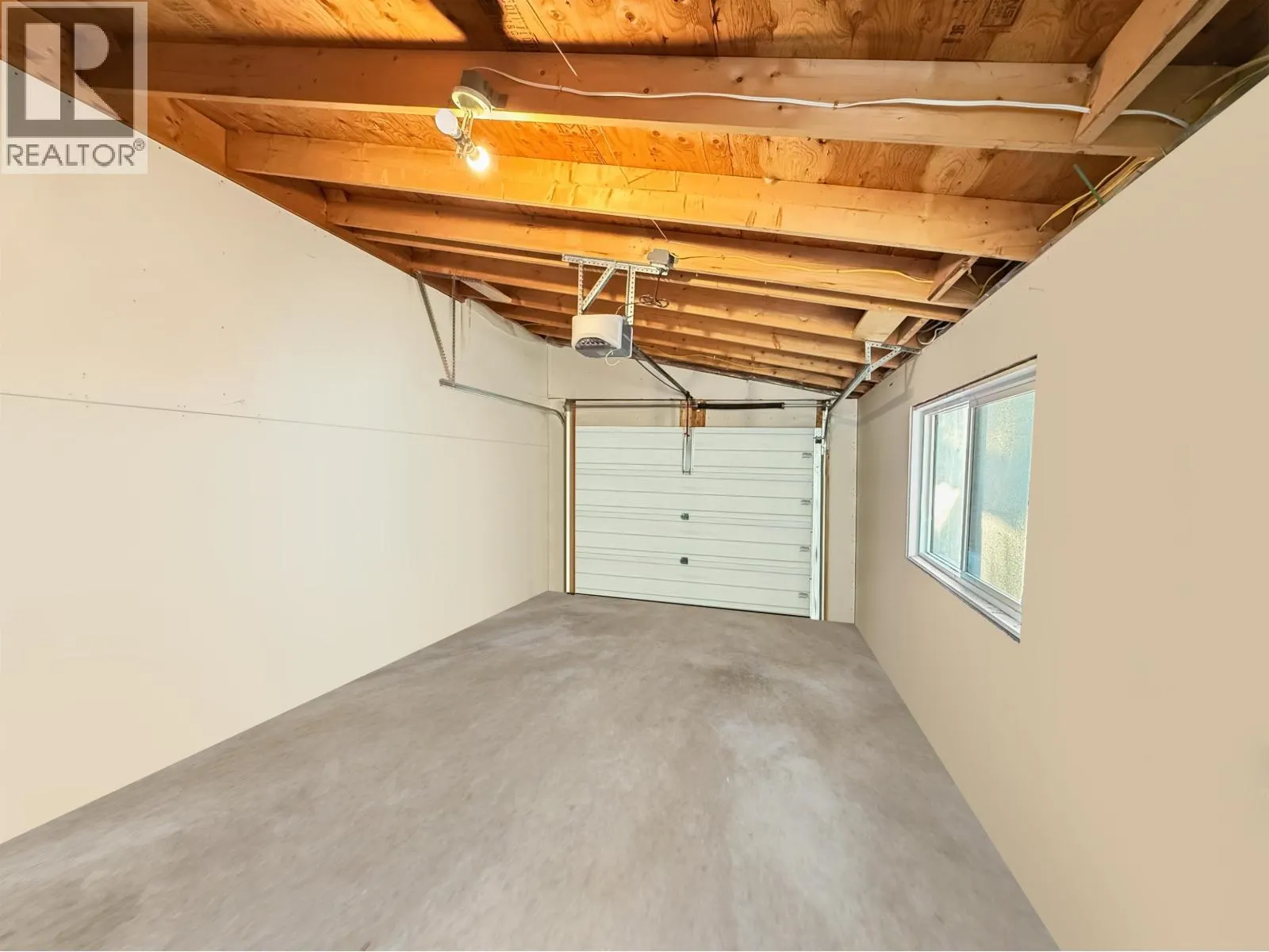 2365 LAURIER CRESCENT