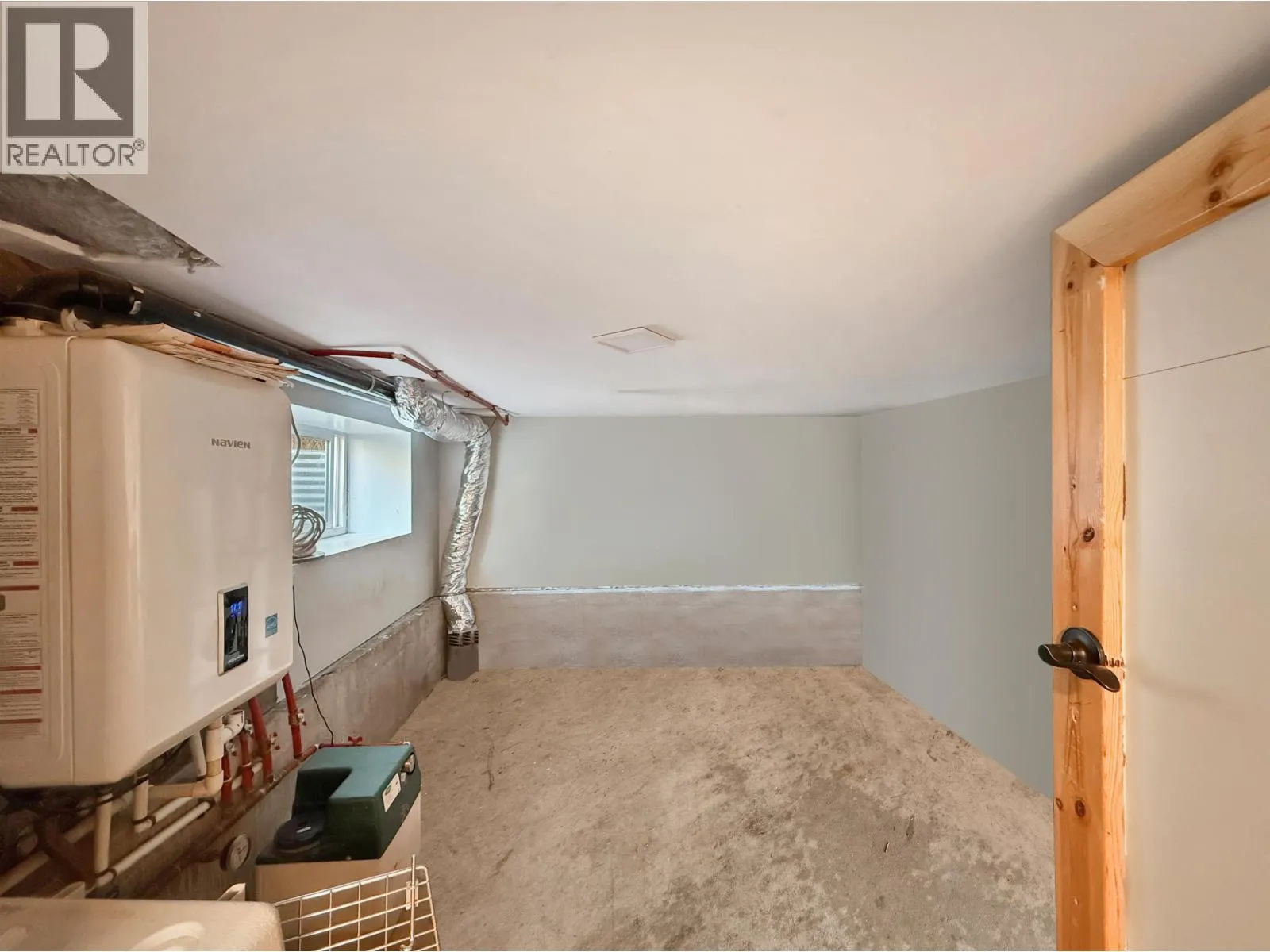 2365 LAURIER CRESCENT