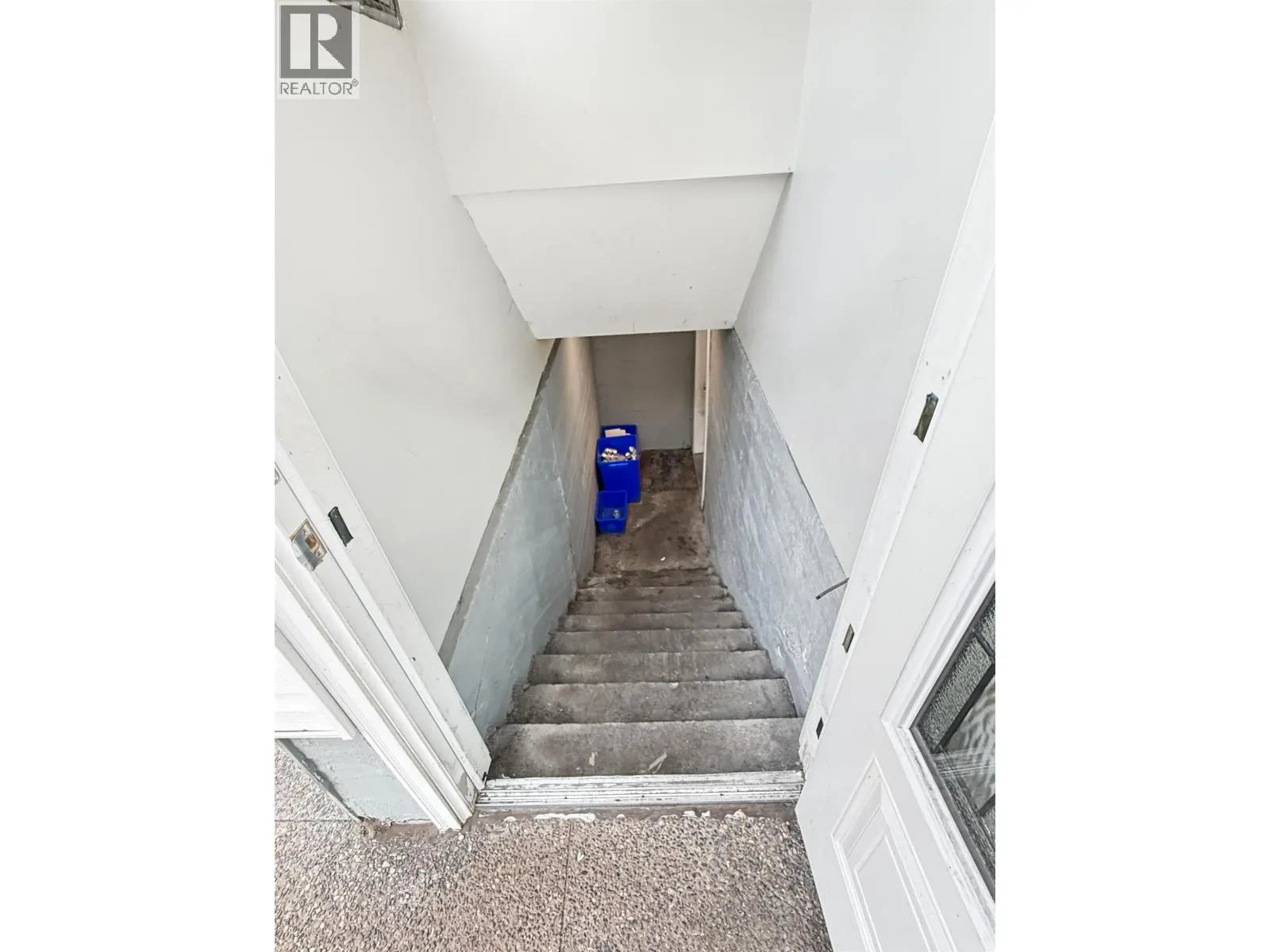 2365 LAURIER CRESCENT