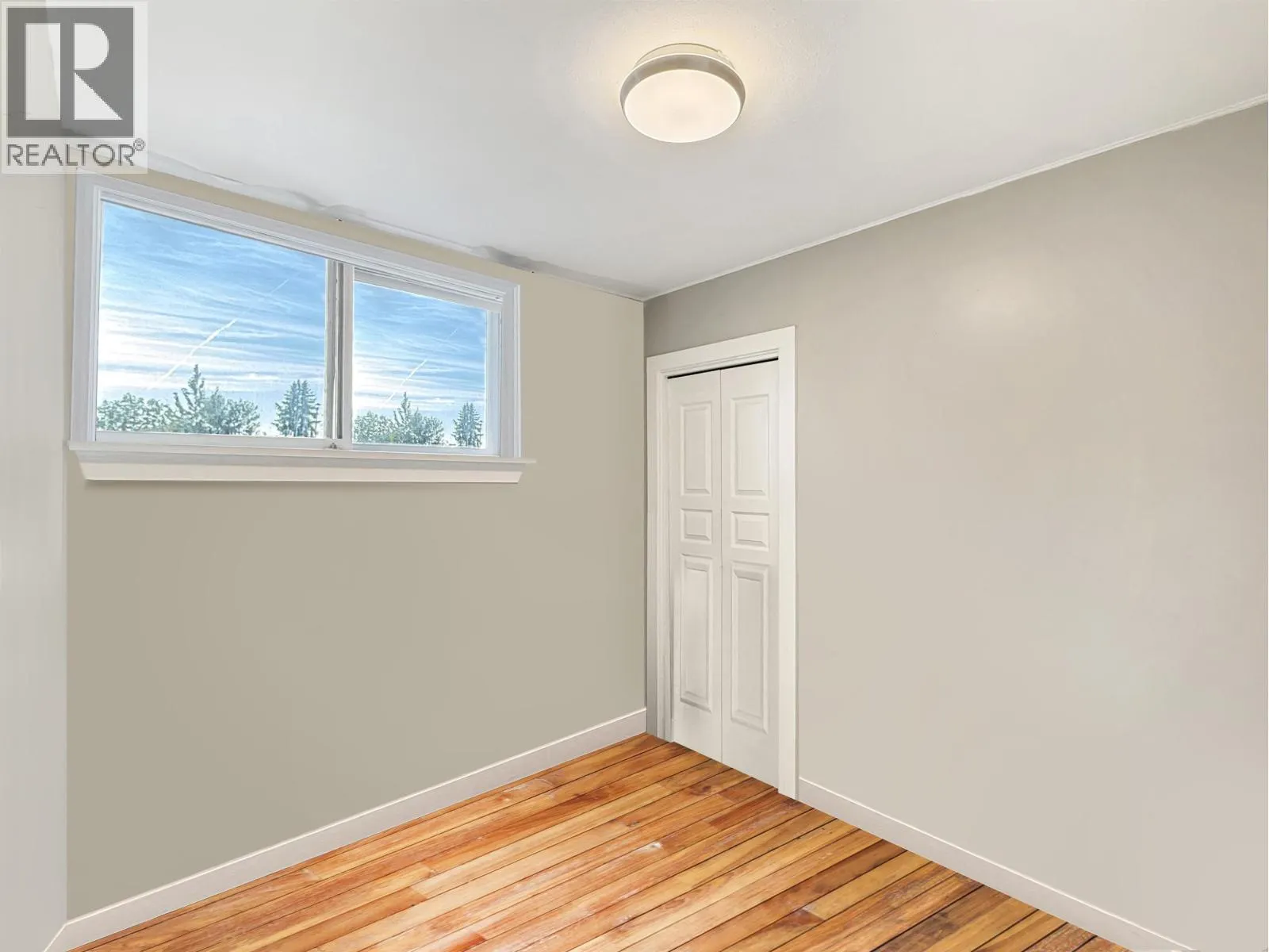 2365 LAURIER CRESCENT