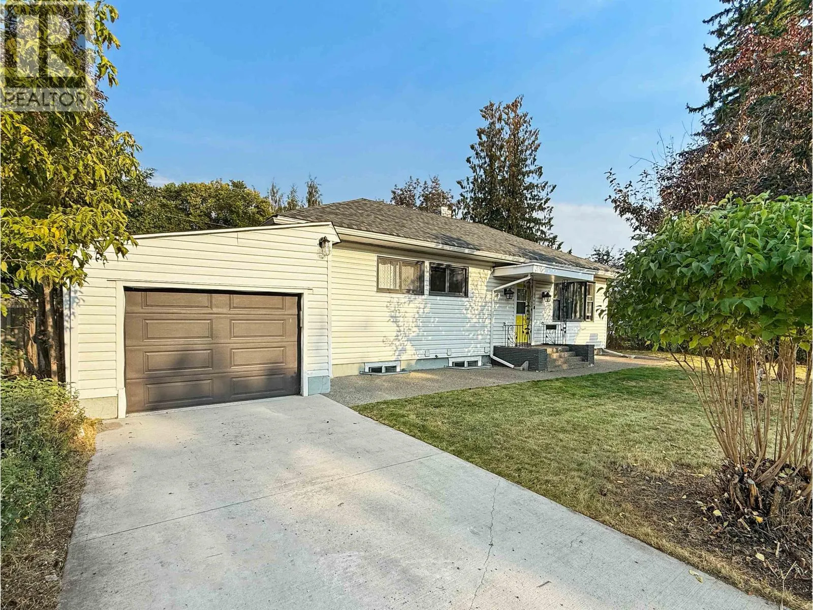 2365 LAURIER CRESCENT