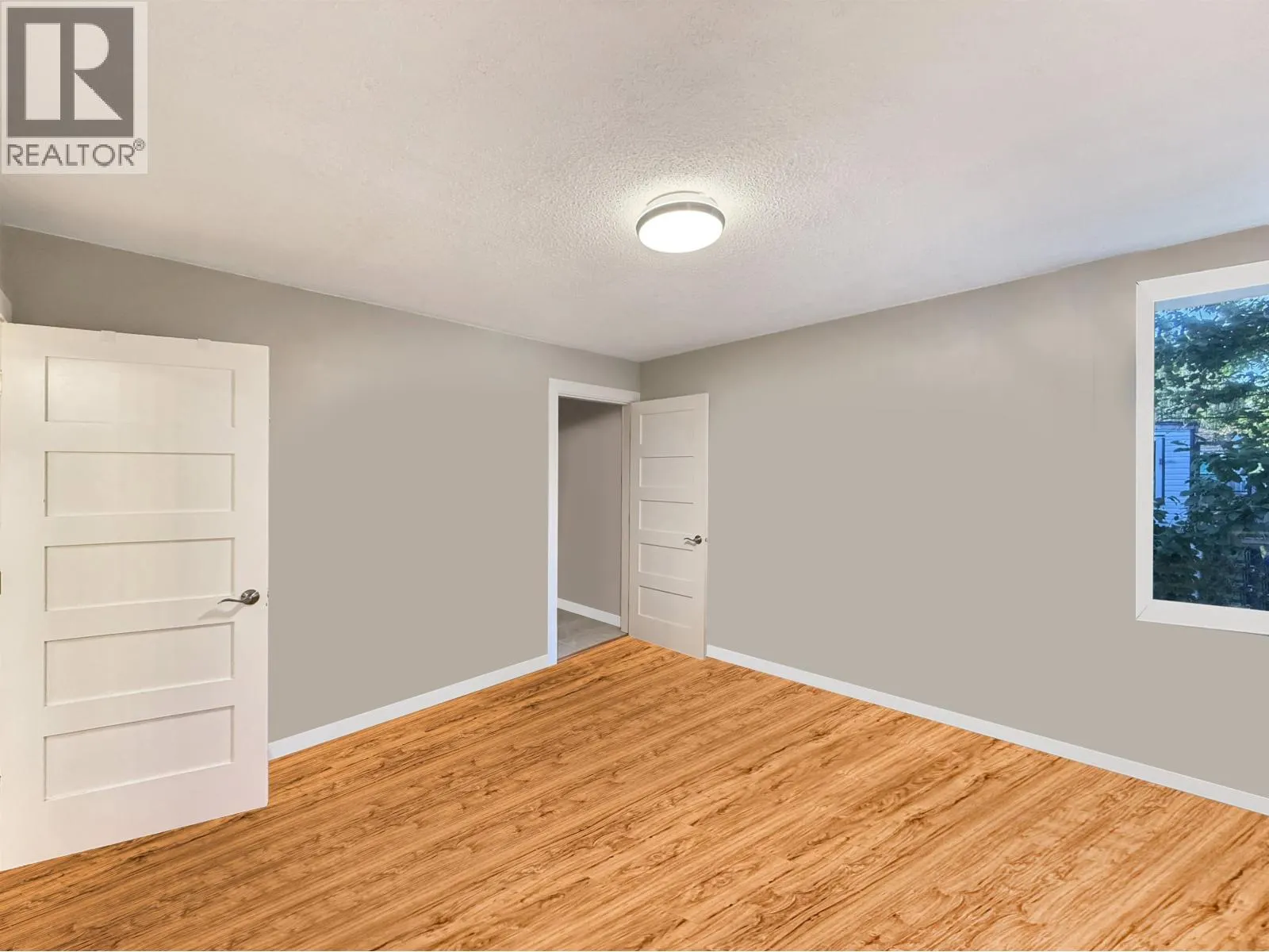 2365 LAURIER CRESCENT