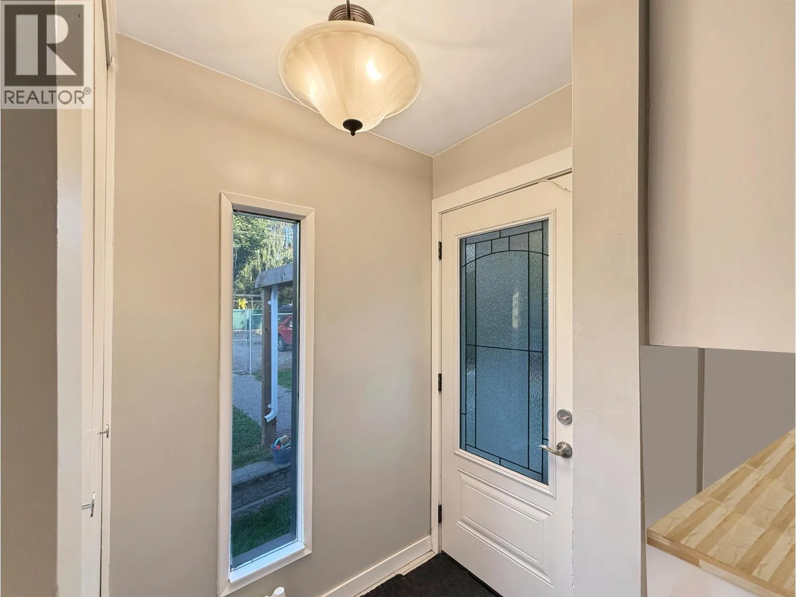 2365 LAURIER CRESCENT