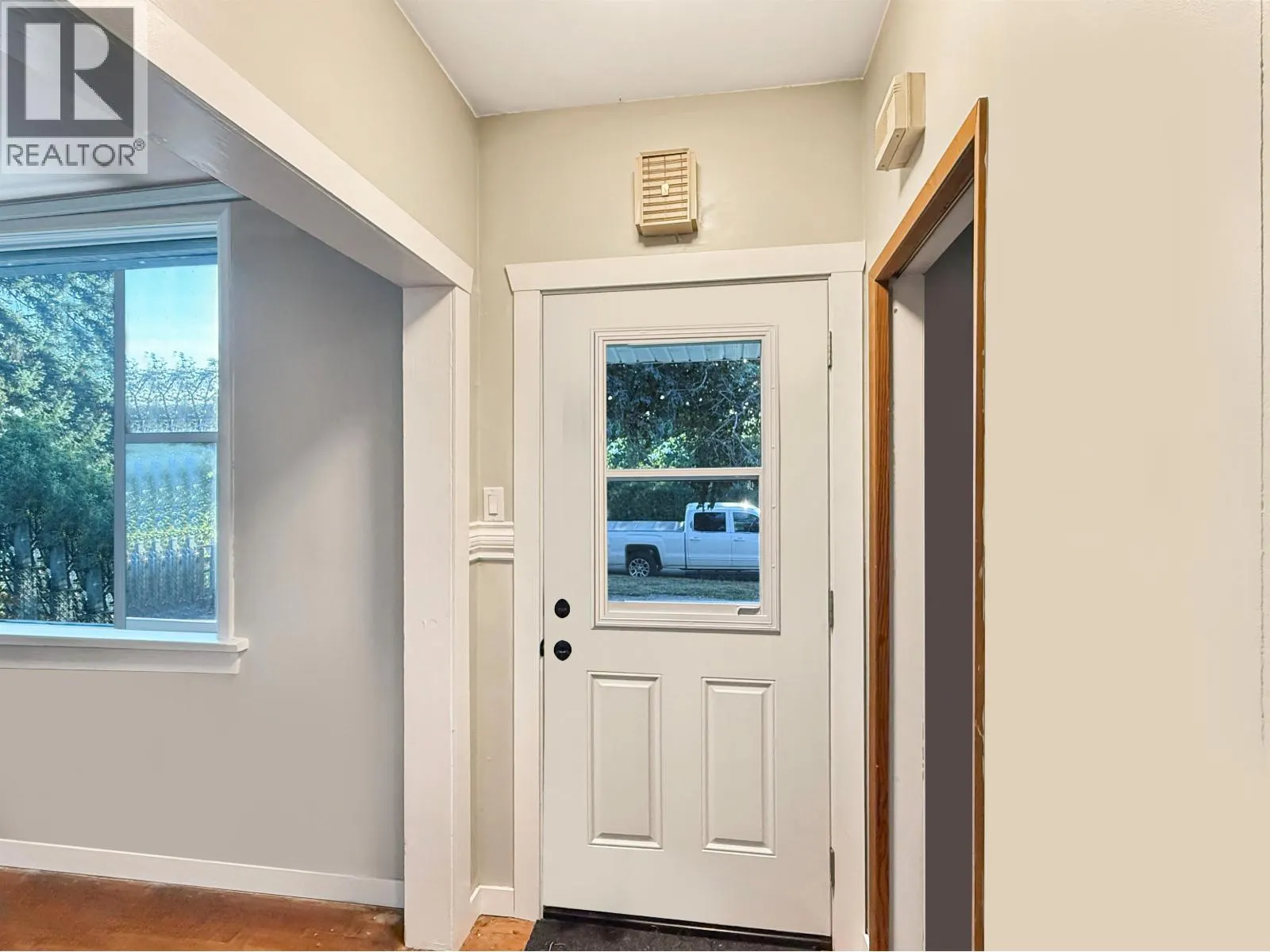 2365 LAURIER CRESCENT