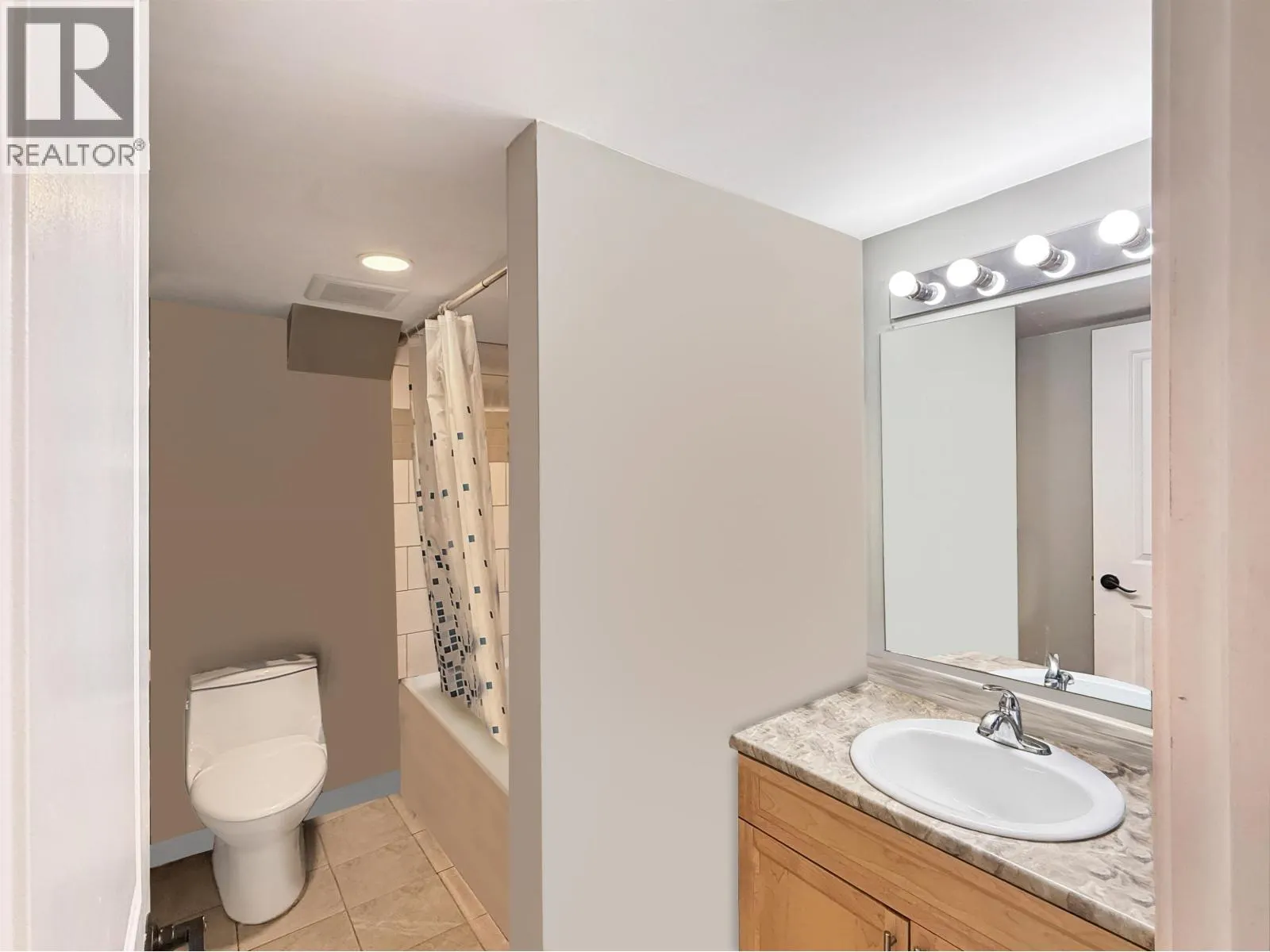 2365 LAURIER CRESCENT