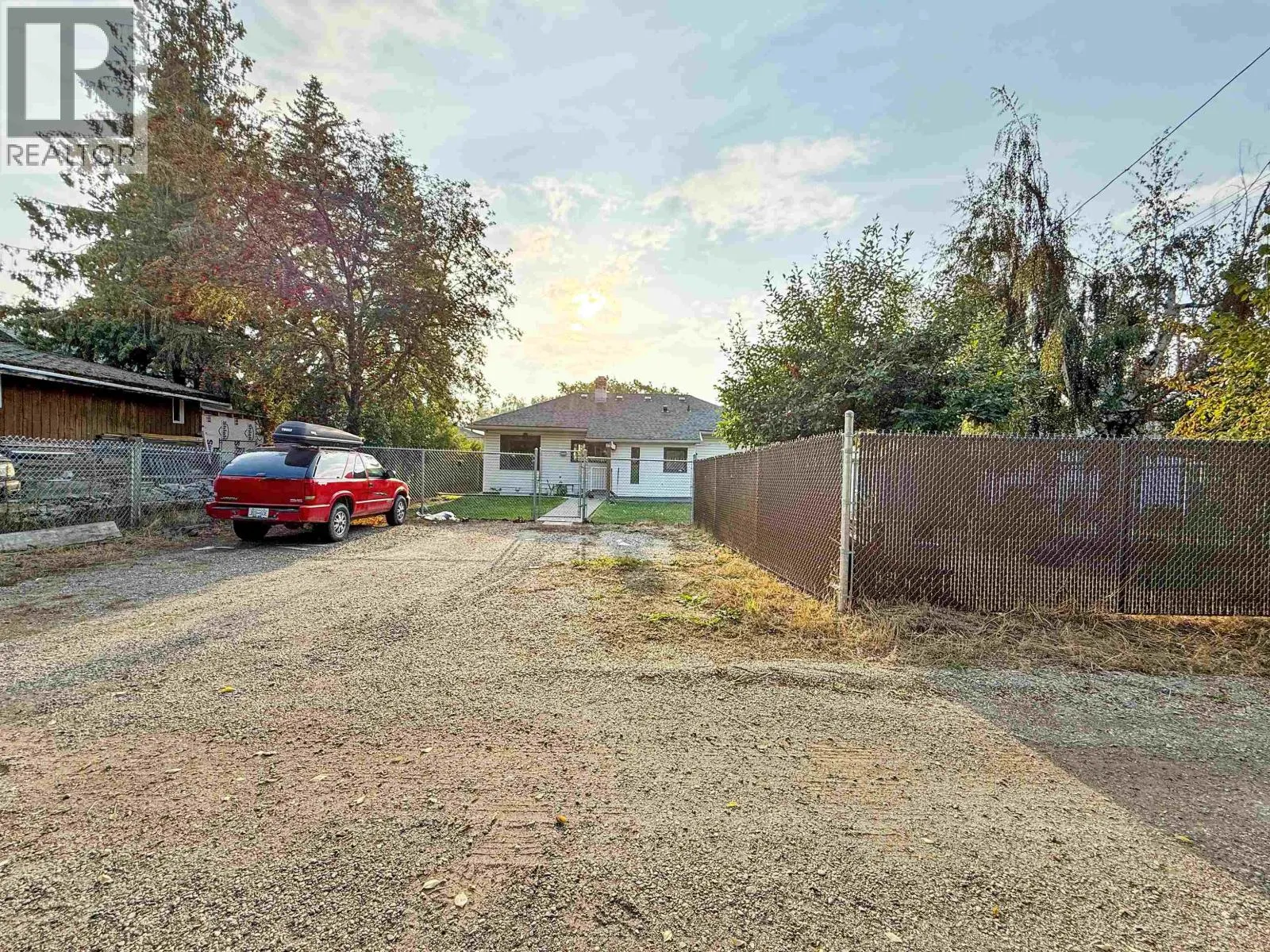 2365 LAURIER CRESCENT