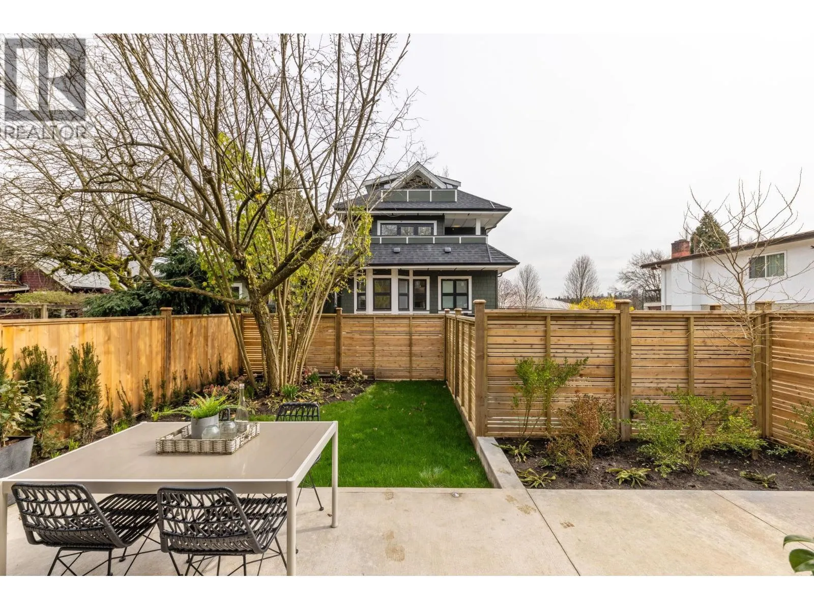 3387 VICTORIA DRIVE