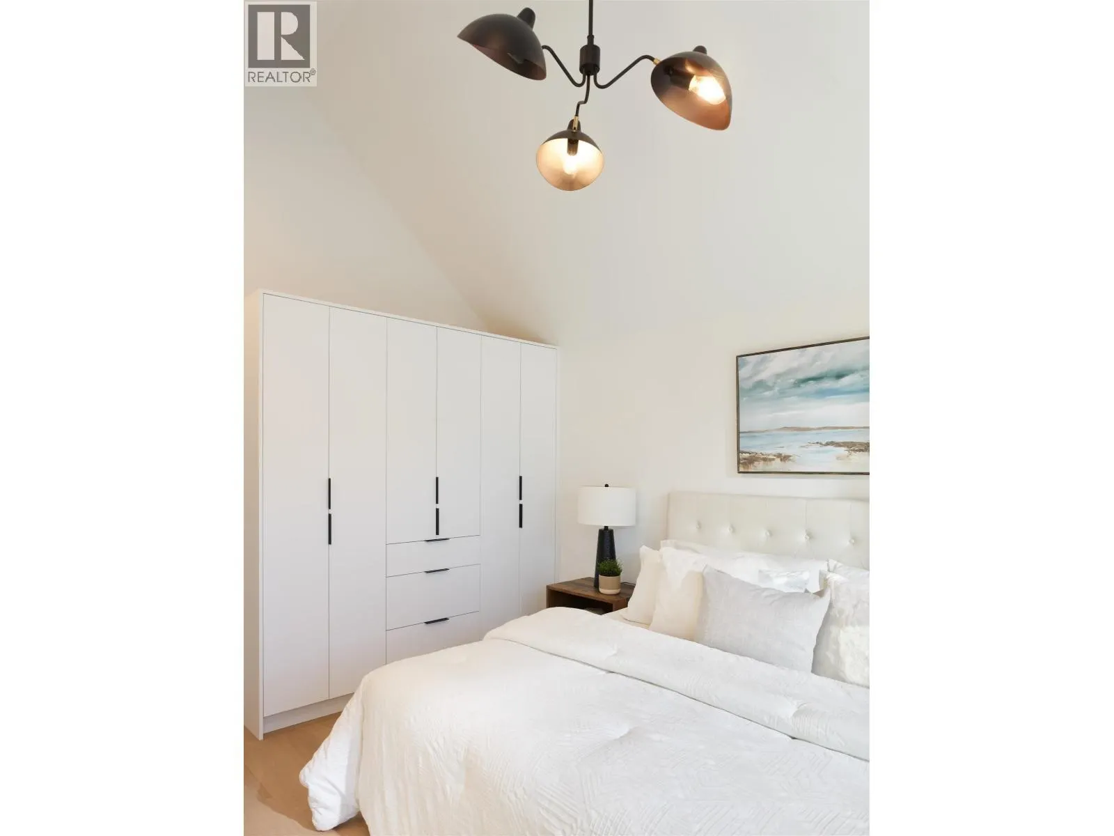 3387 VICTORIA DRIVE