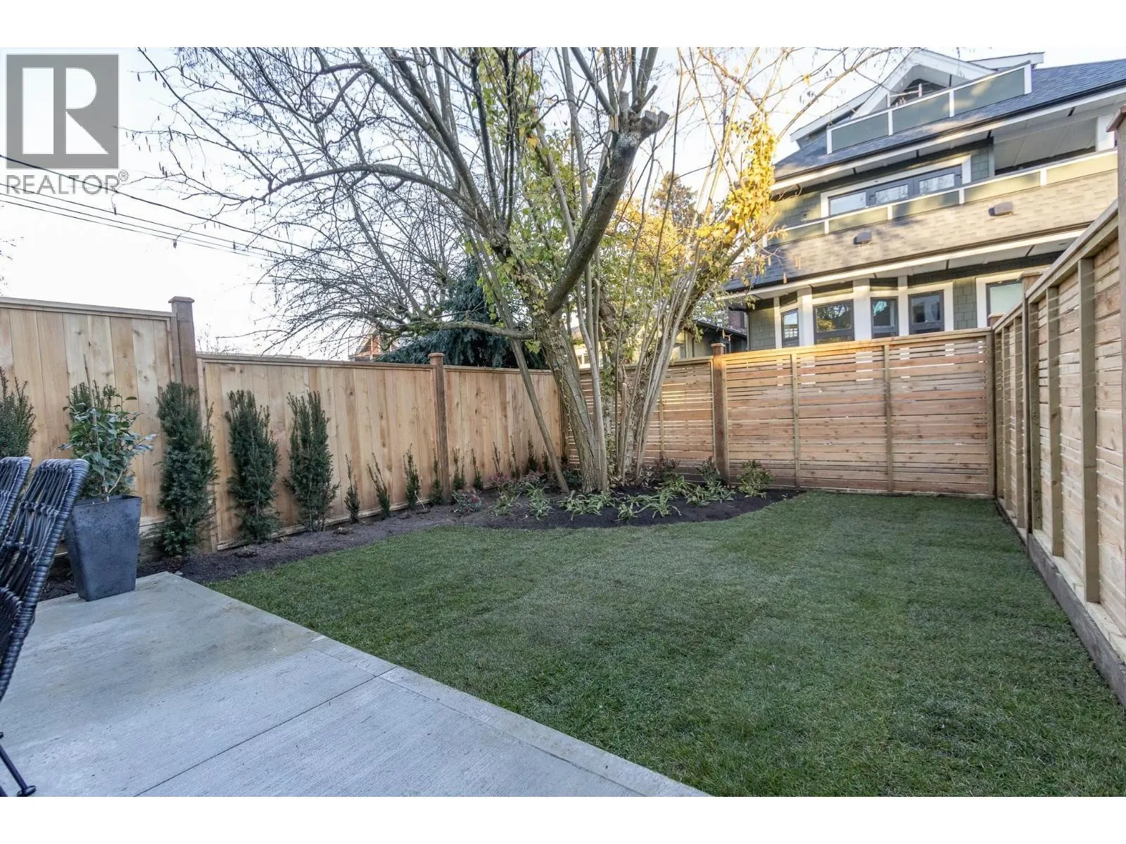 3387 VICTORIA DRIVE