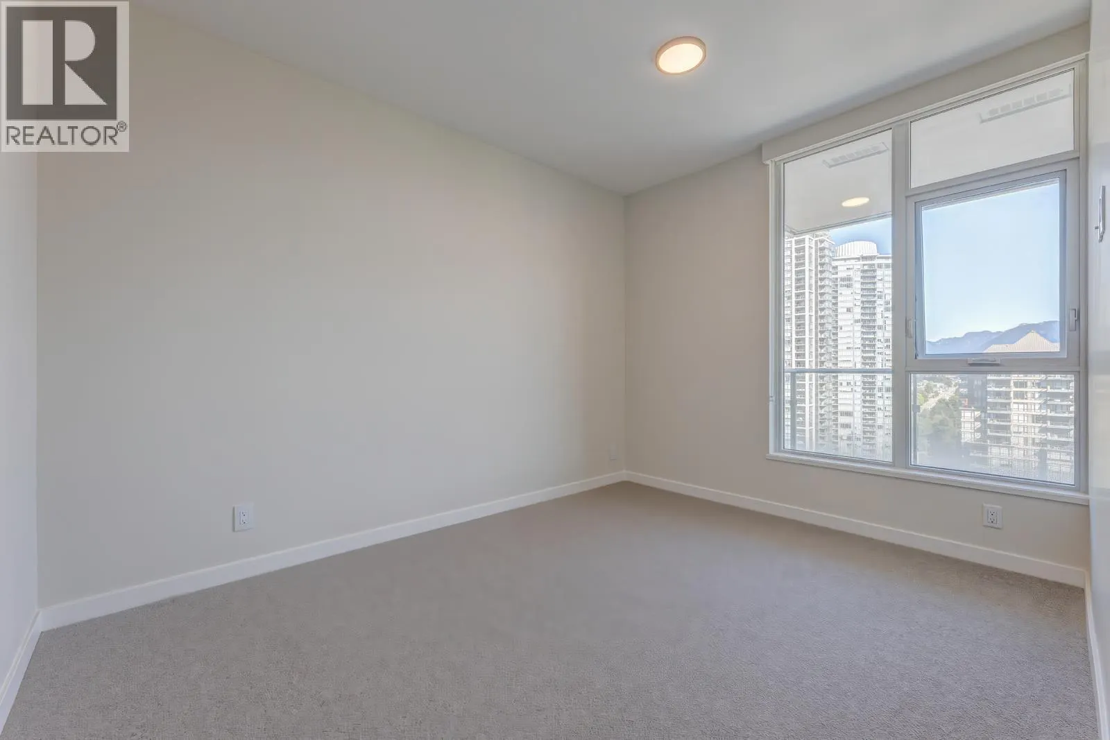 2806 4168 LOUGHEED HIGHWAY