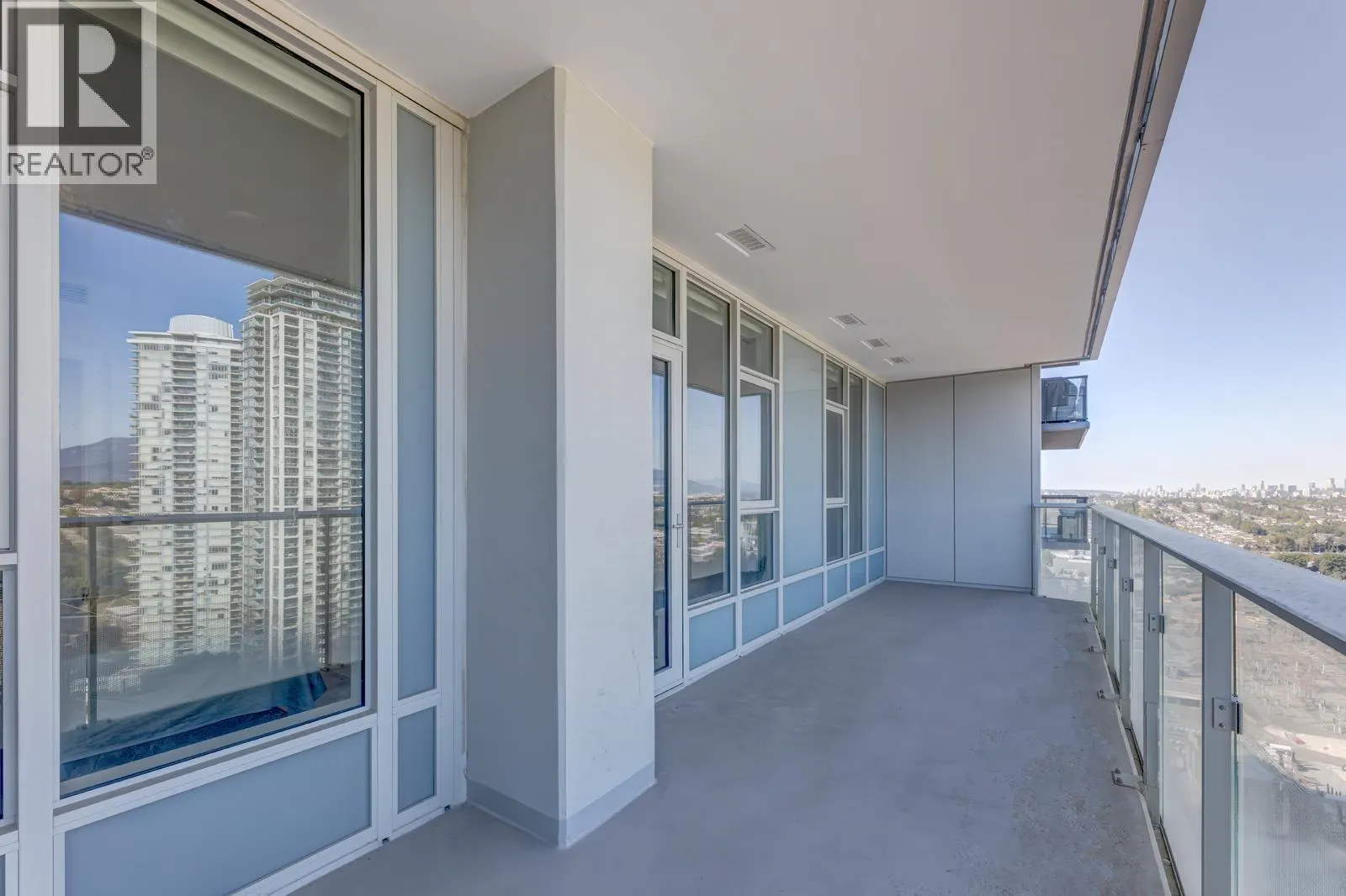 2806 4168 LOUGHEED HIGHWAY