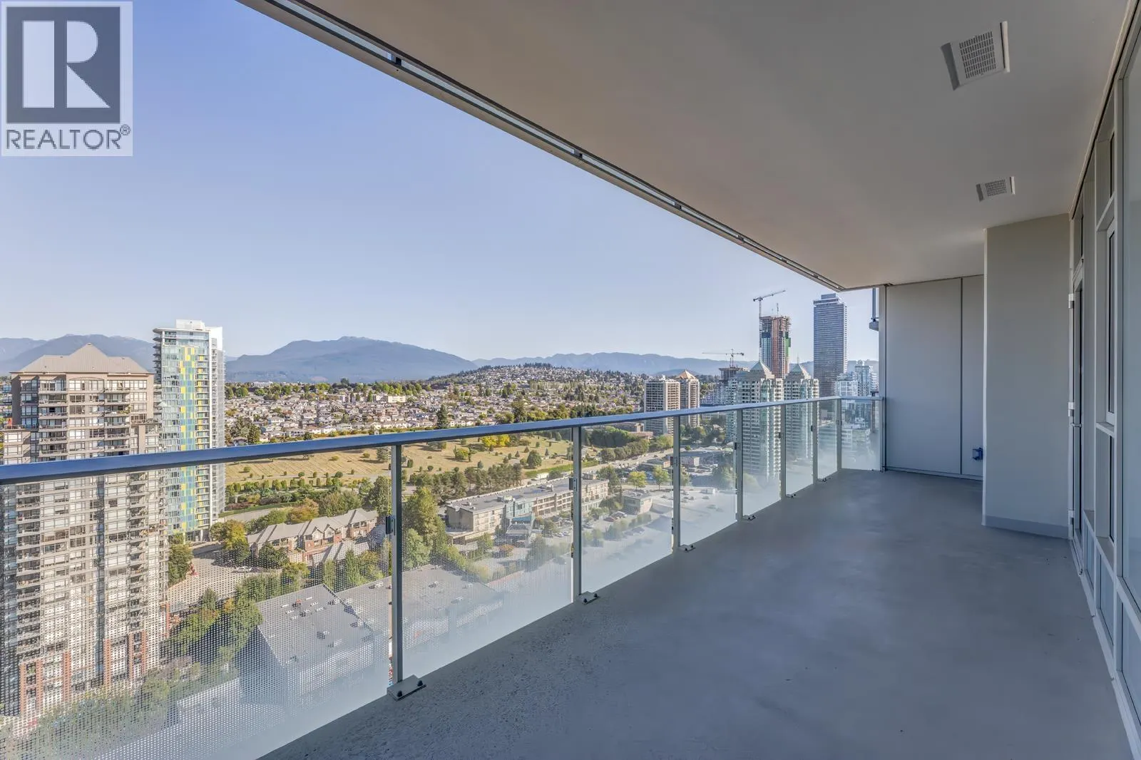 2806 4168 LOUGHEED HIGHWAY