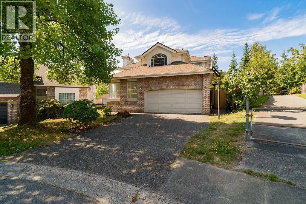 7 CADARWOOD COURT