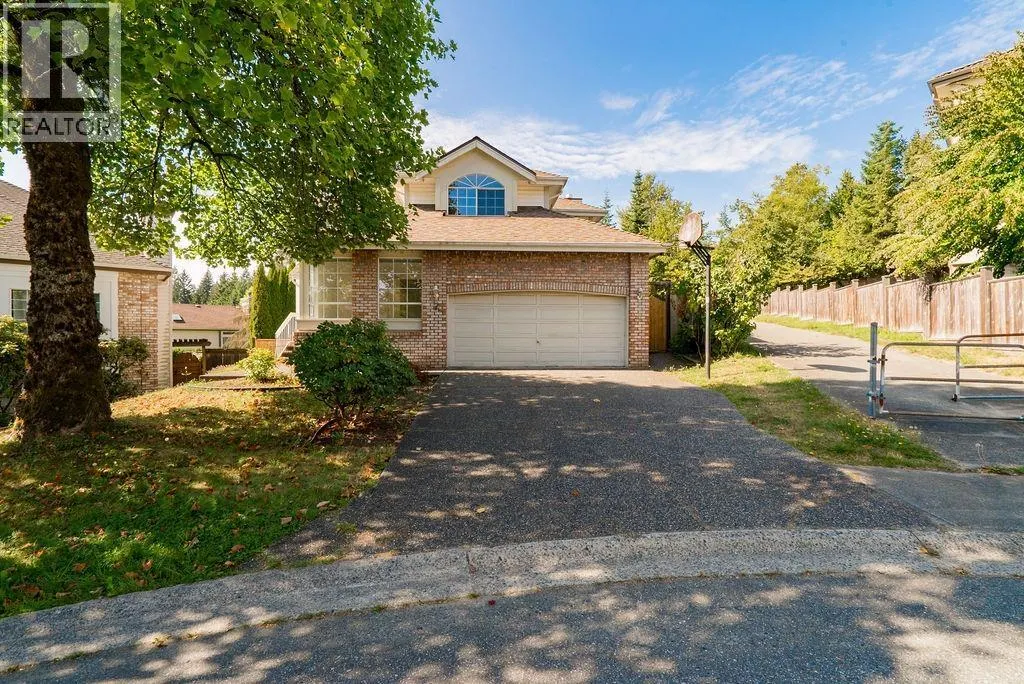 7 CADARWOOD COURT