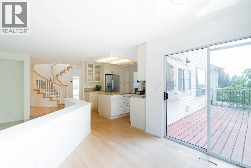 7 CADARWOOD COURT