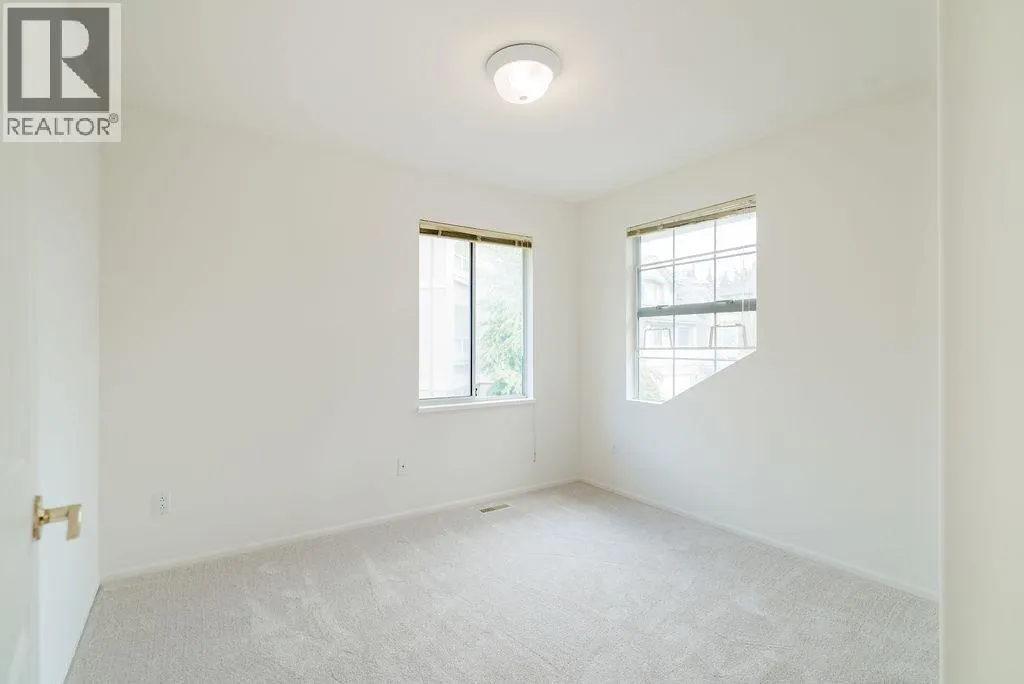 7 CADARWOOD COURT