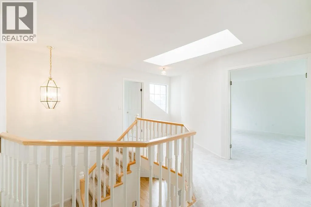 7 CADARWOOD COURT