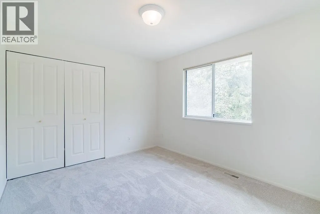 7 CADARWOOD COURT