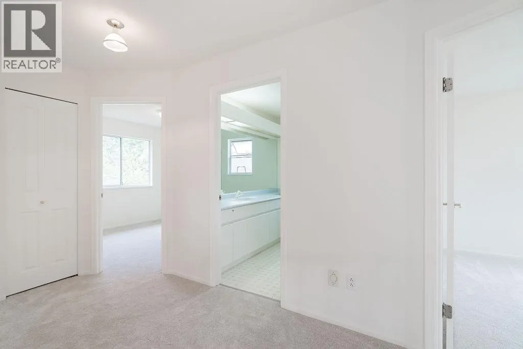 7 CADARWOOD COURT