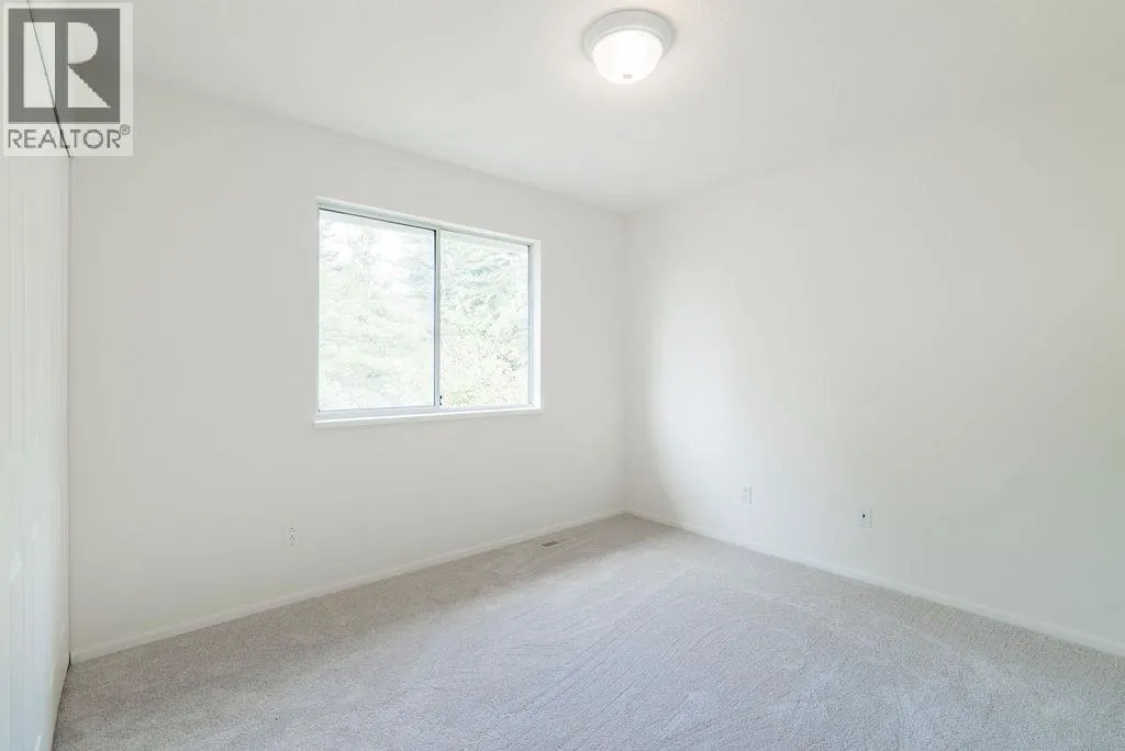 7 CADARWOOD COURT