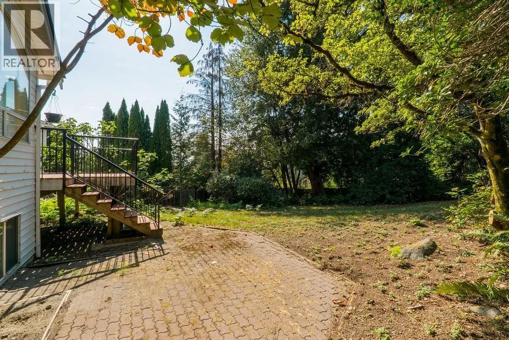 7 CADARWOOD COURT