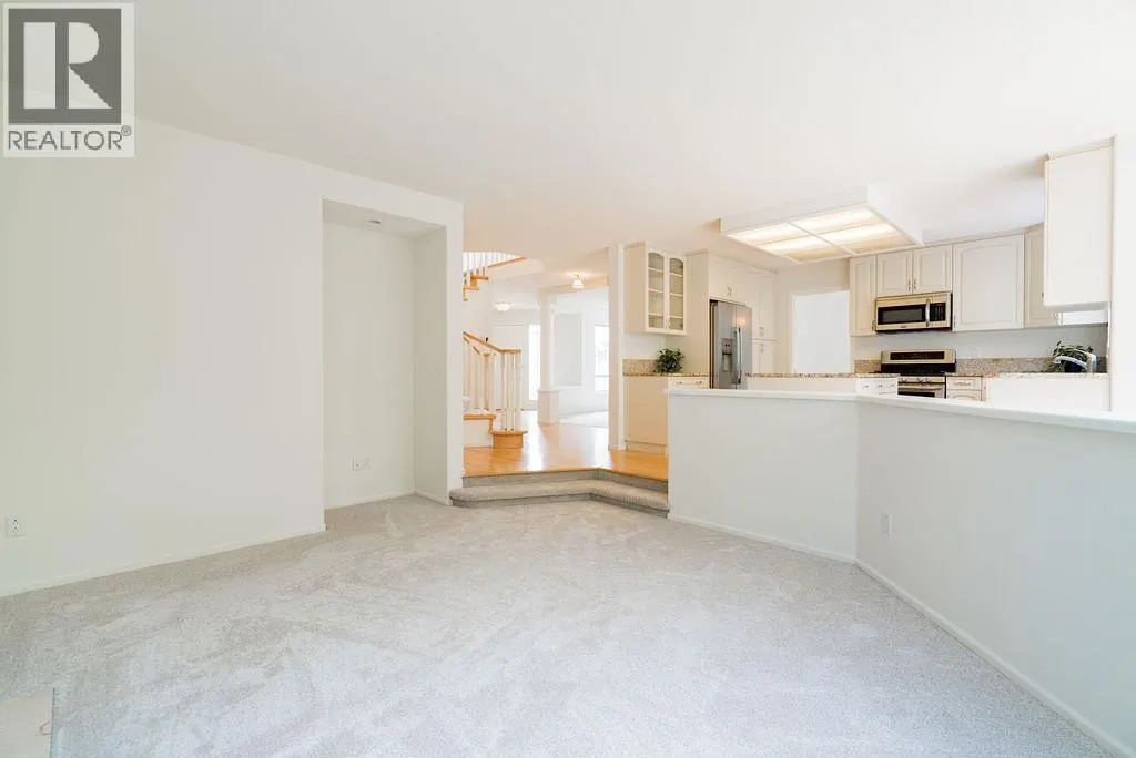 7 CADARWOOD COURT