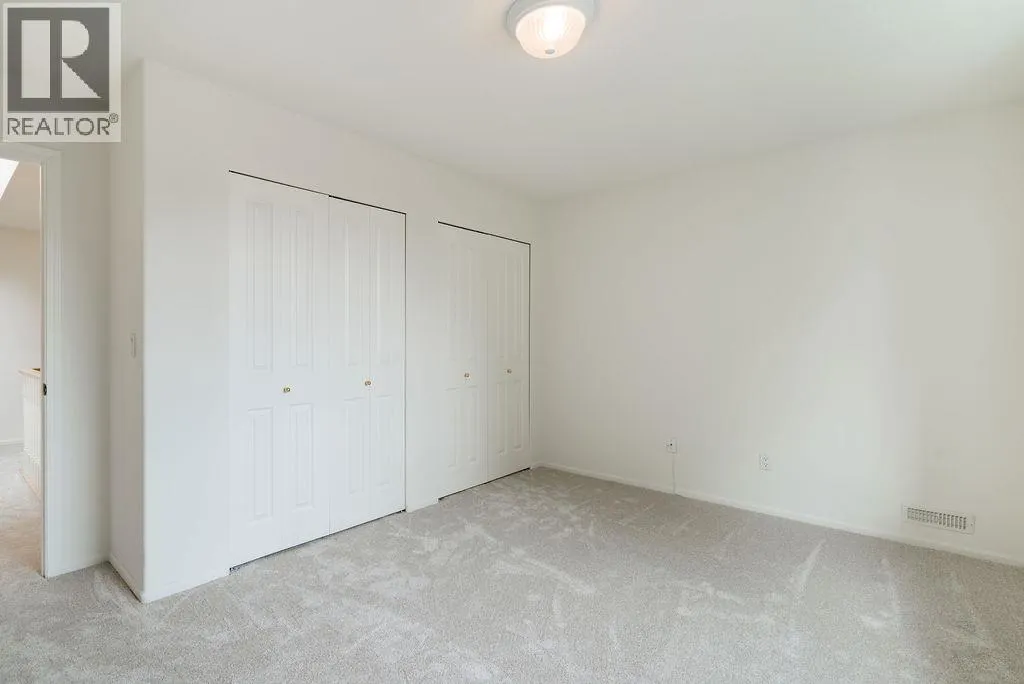 7 CADARWOOD COURT