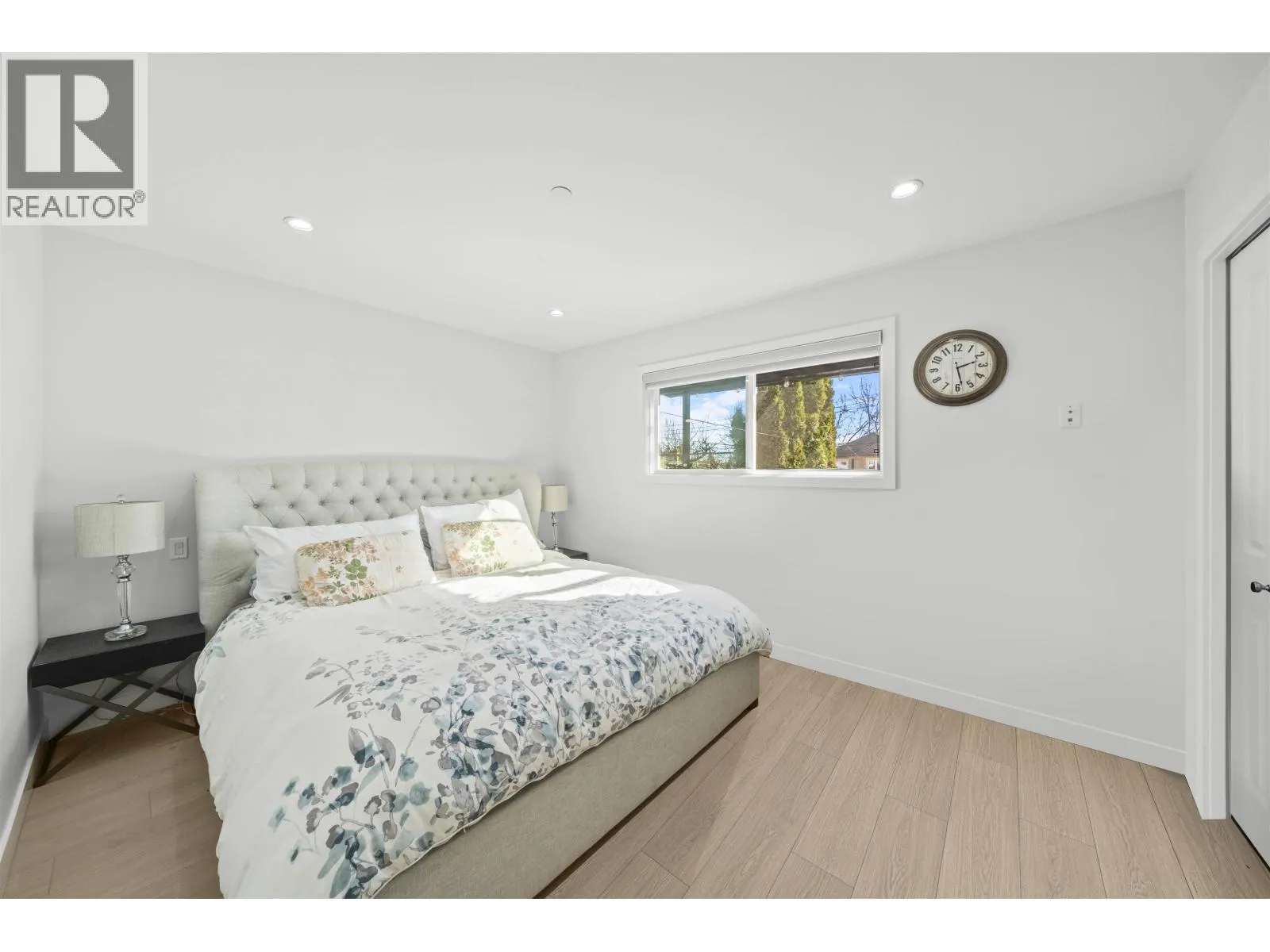 870 W 59TH AVENUE