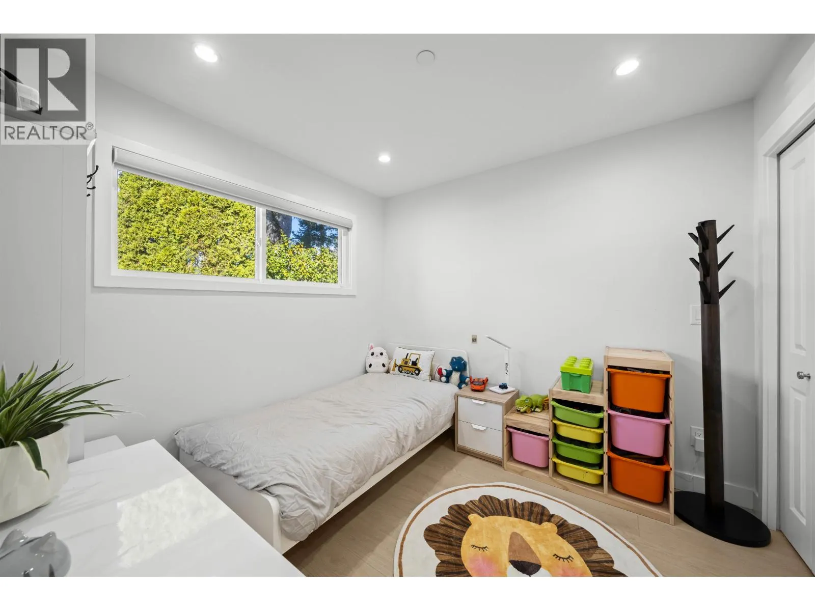 870 W 59TH AVENUE