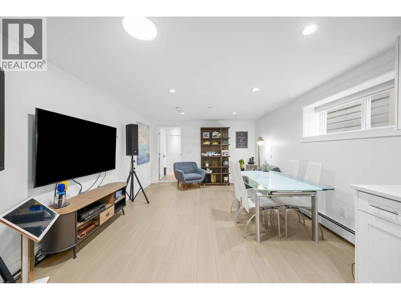 870 W 59TH AVENUE