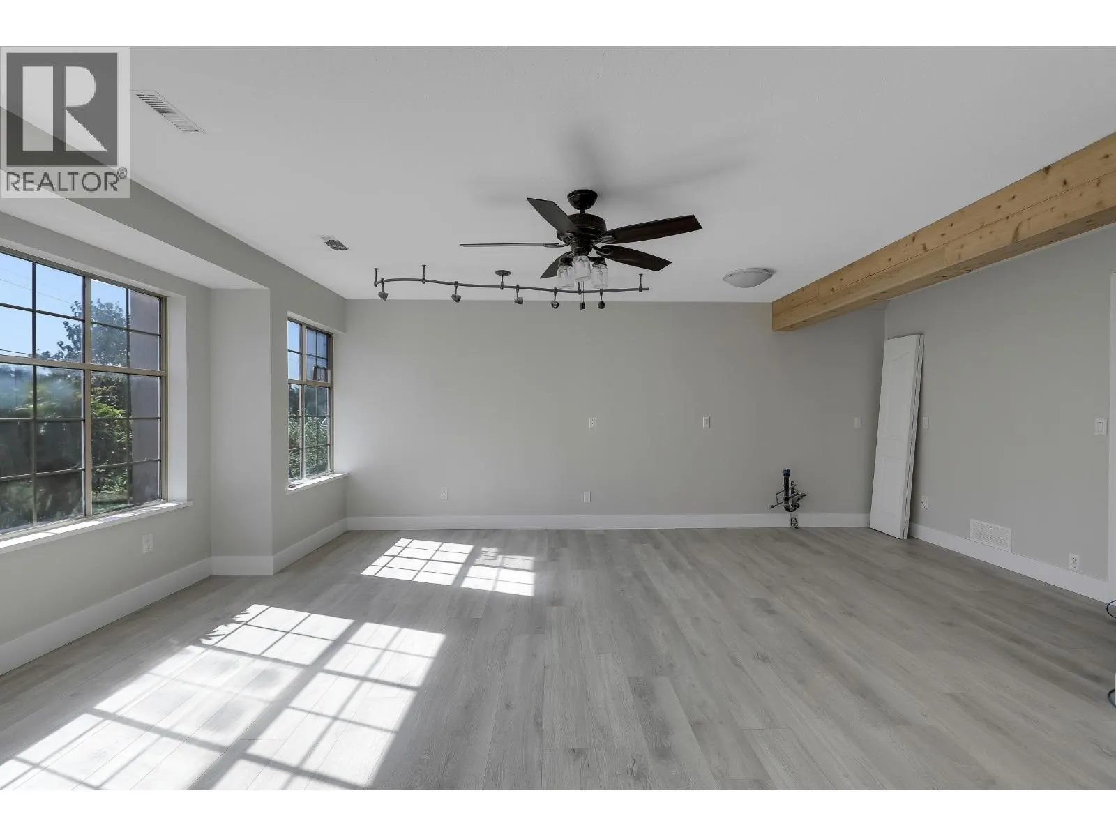 21105 RIVER ROAD