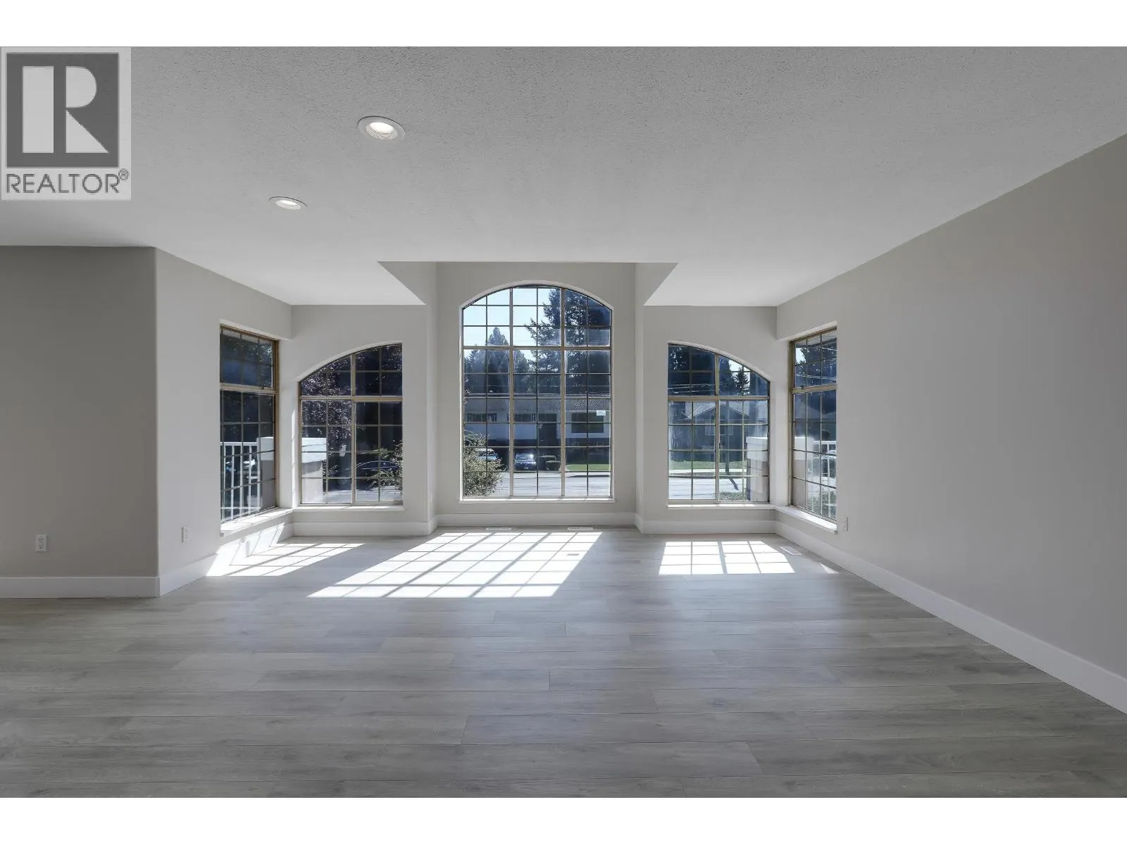 21105 RIVER ROAD