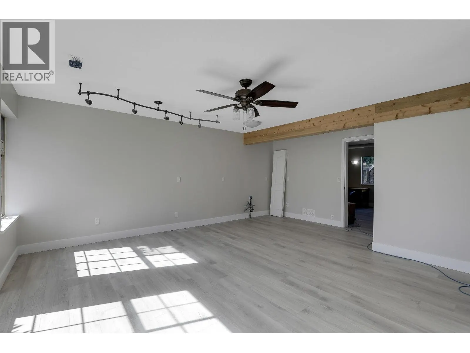 21105 RIVER ROAD