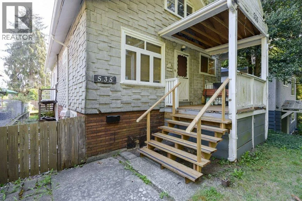 535 W 15TH STREET