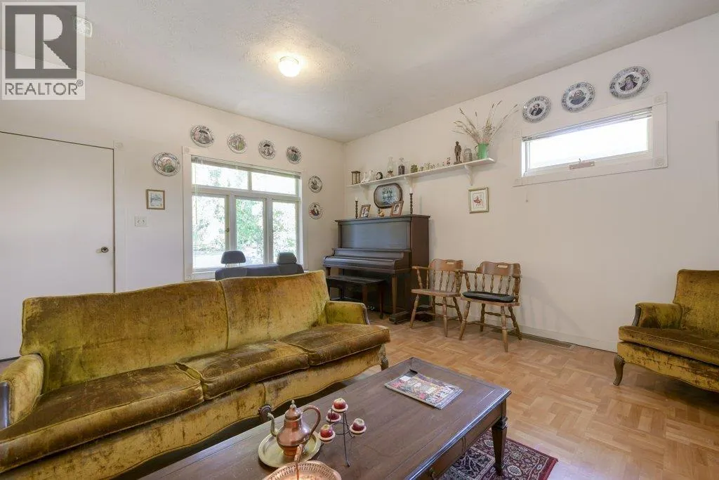 535 W 15TH STREET