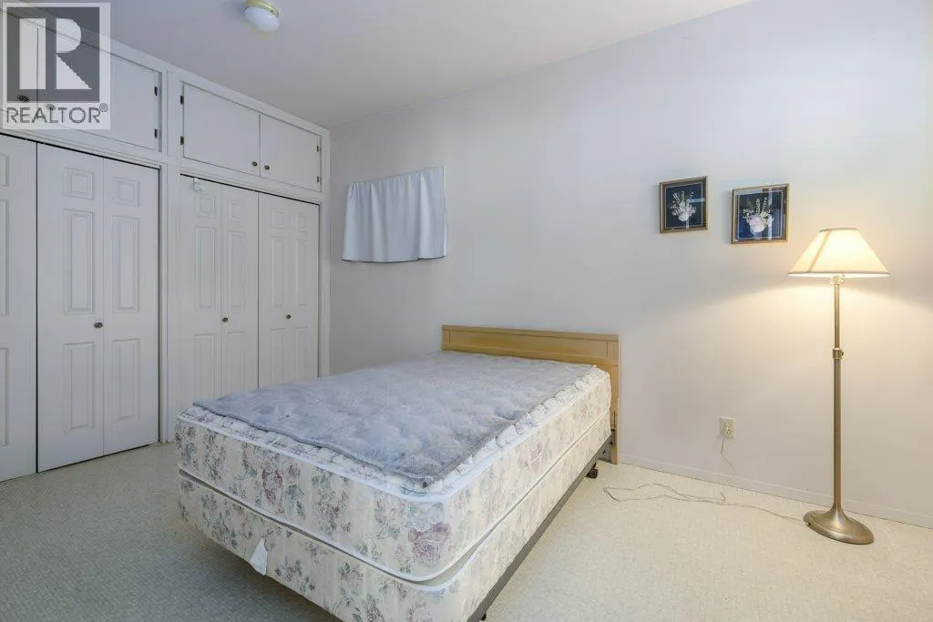 535 W 15TH STREET