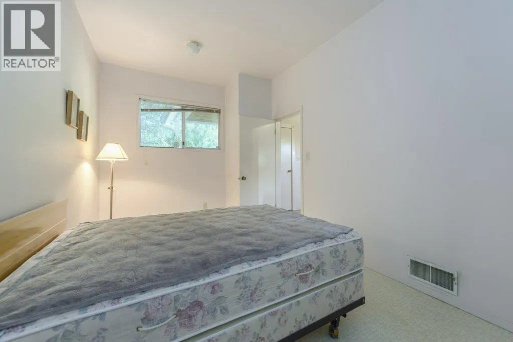 535 W 15TH STREET