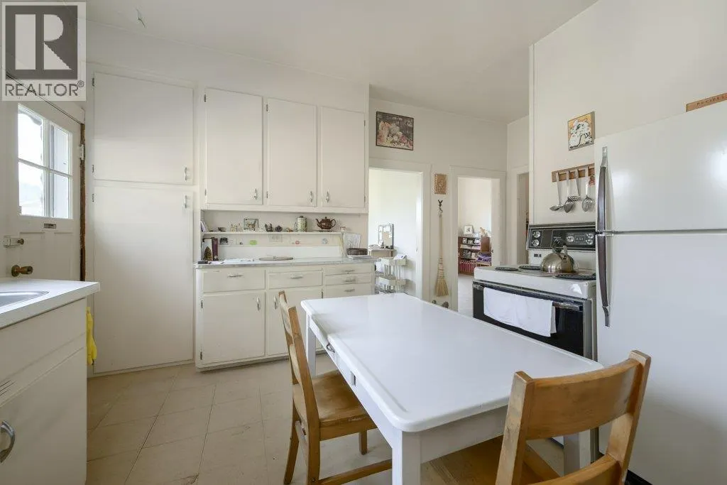 535 W 15TH STREET