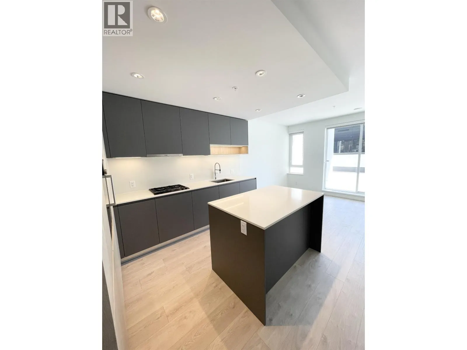 216 6600 MINORU BOULEVARD
