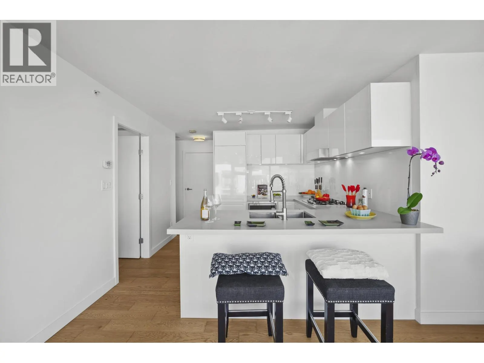 1205 188 KEEFER STREET